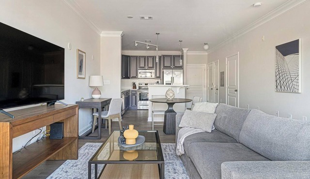 Landing | Beautiful 1BD, Gym, Courtyard