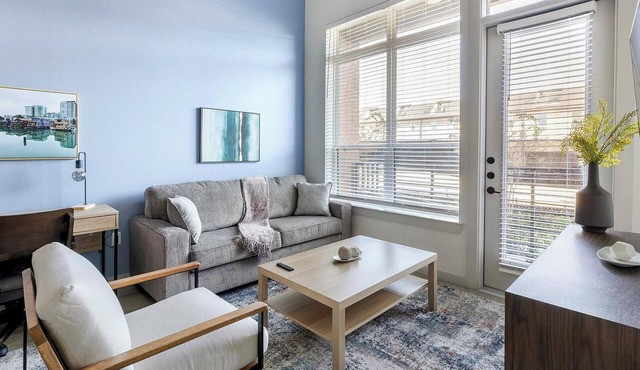 Landing | Beautiful 1BD, Gym, Pool