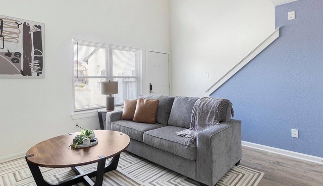 Landing | Beautiful 1BD, Pool, Tennis Court