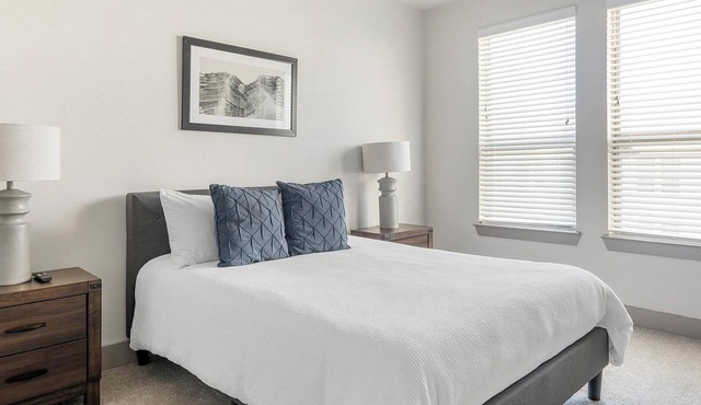 Landing | Beautiful 1BD, Pool, Gym