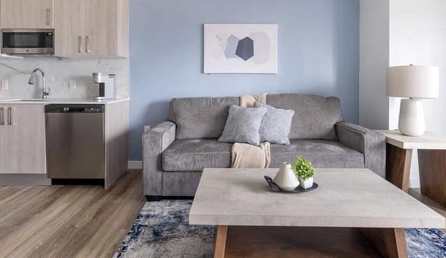 Landing | Beautiful 1BD, Pool