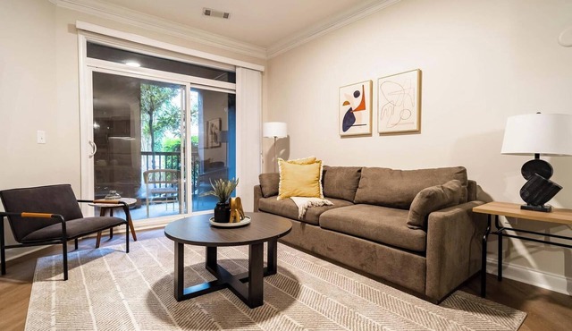 Landing | Beautiful 1BD, Pool, Gym