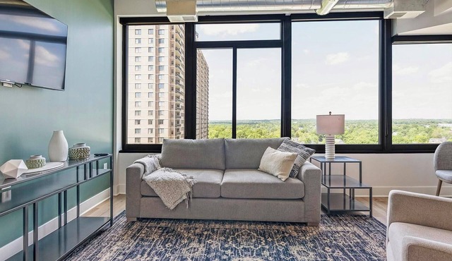 Landing | Beautiful 1BD, Gym, Game Room
