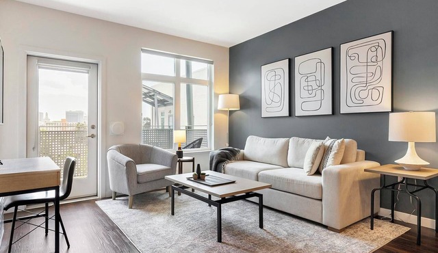 Landing | Beautiful 1BD, Gym, Pool