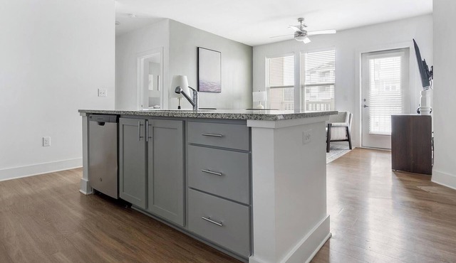 Landing | Beautiful 2BD, Yoga Studio, Pool