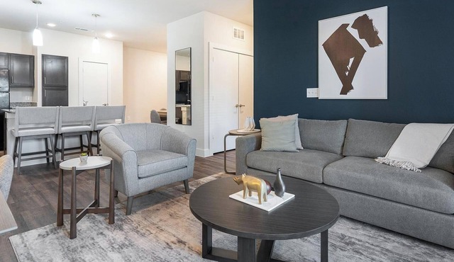 Landing | Beautiful 2BD, Gym, Clubhouse