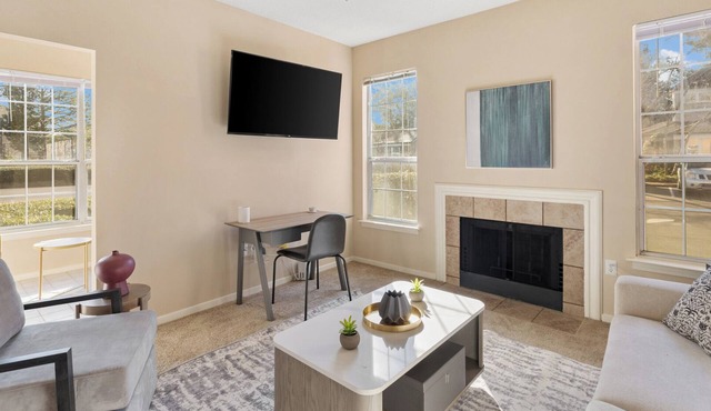 Landing | Beautiful 2BD, Pool, Tennis Court