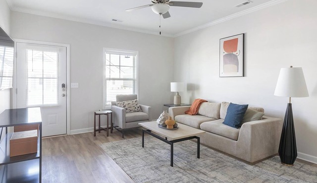 Landing | Beautiful 2BD, Pool, Courtyard
