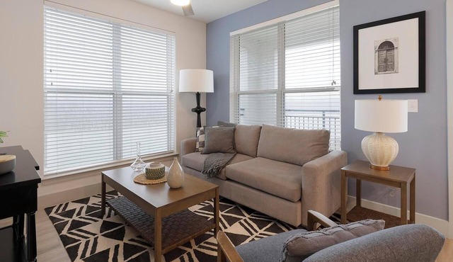 Landing | Beautiful 2BD, Clubhouse, Gym