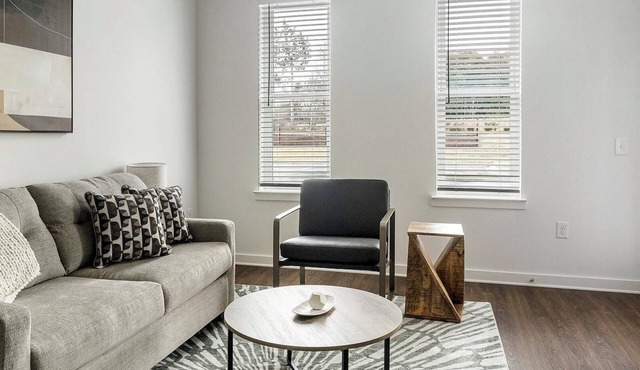 Landing | Beautiful 2BD, Clubhouse, Gym