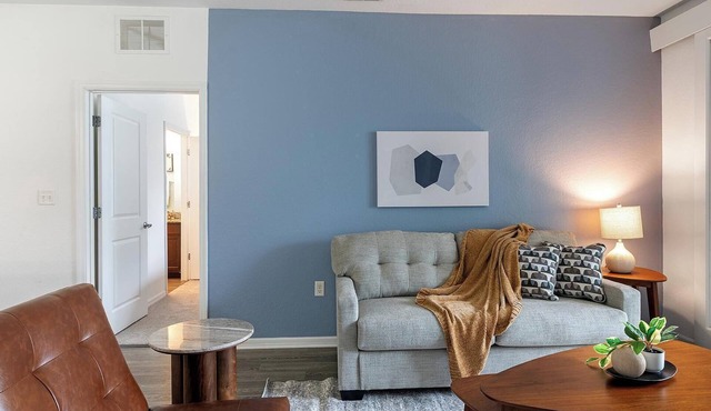 Landing | Beautiful 2BD, Clubhouse, Gym
