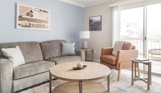 Landing | Beautiful 2BD, Clubhouse, Gym