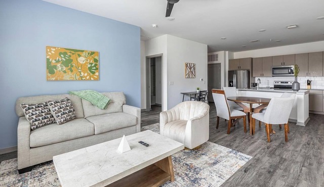 Landing | Beautiful 2BD, Clubhouse, Courtyard