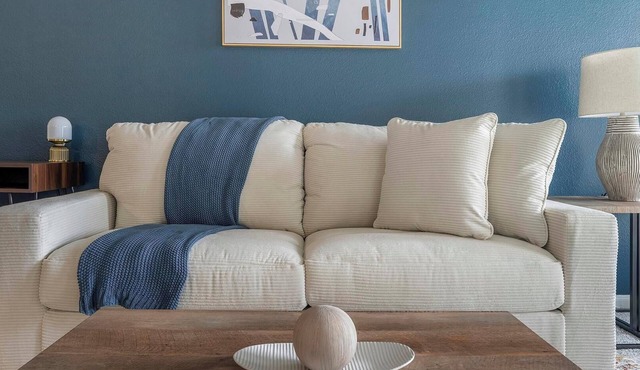 Landing | Beautiful 2BD, Courtyard, Pool