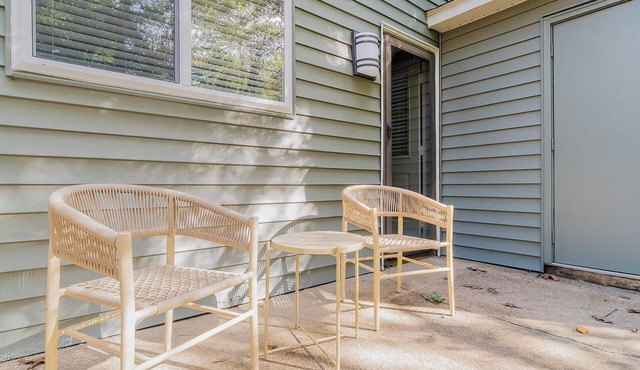 Landing | Beautiful 2BD, Gym, Tennis Court