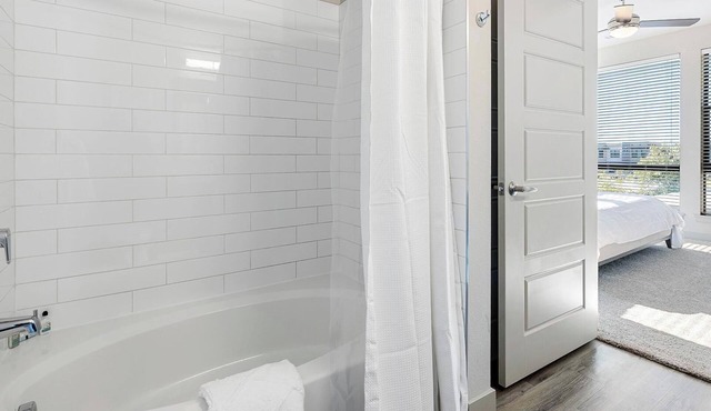 Landing | Beautiful 2BD, Gym