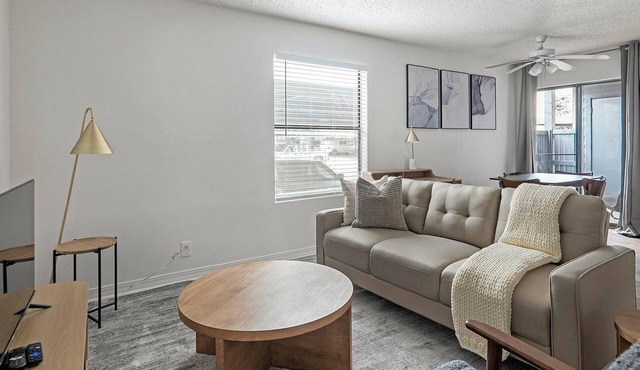Landing | Beautiful 2BD, Gym, Pool