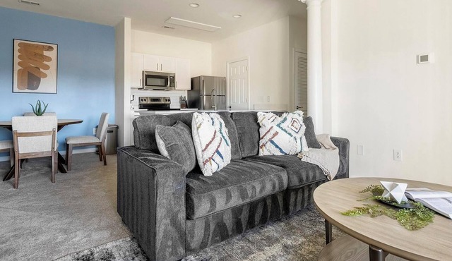 Landing | Beautiful 2BD, Gym