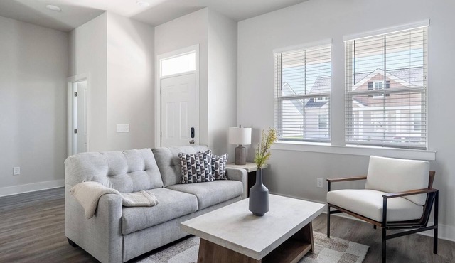 Landing | Beautiful 2BD, Gym