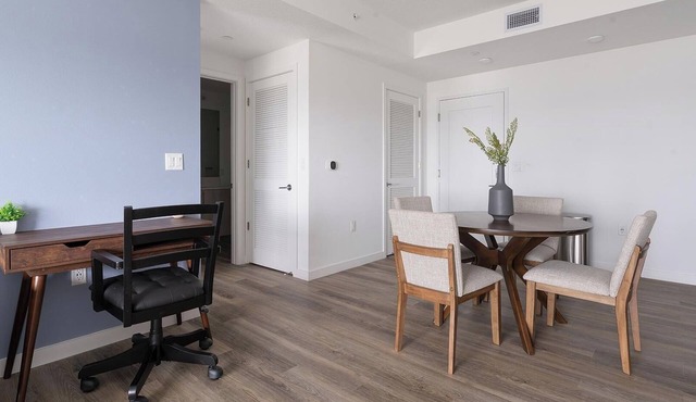 Landing | Beautiful 2BD, Pool