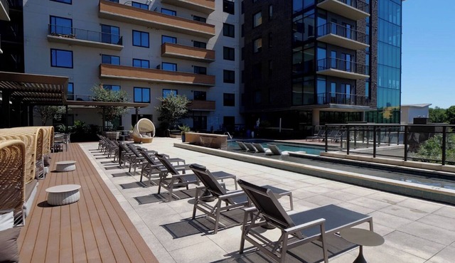 Landing | Beautiful 2BD, Tennis Court, Gym