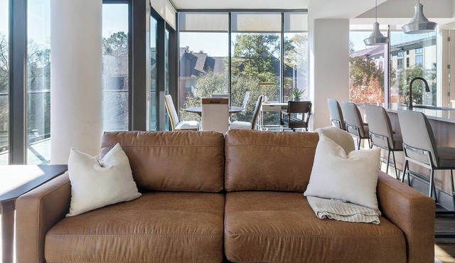 Landing | Beautiful 2BD, Tennis Court, Gym