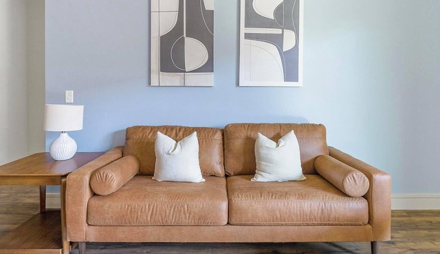 Landing | Beautiful 2BD, Tennis Court, Gym