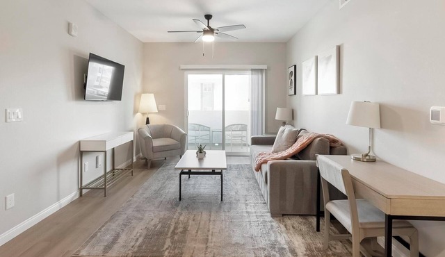 Landing | Beautiful 2BD, Rooftop Lounge, Pool