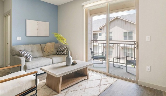 Landing | Beautiful 2BD, Gym