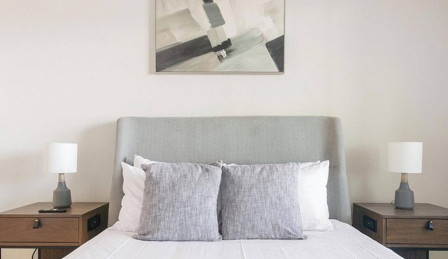 Landing | Beautiful 2BD, Pool, Clubhouse