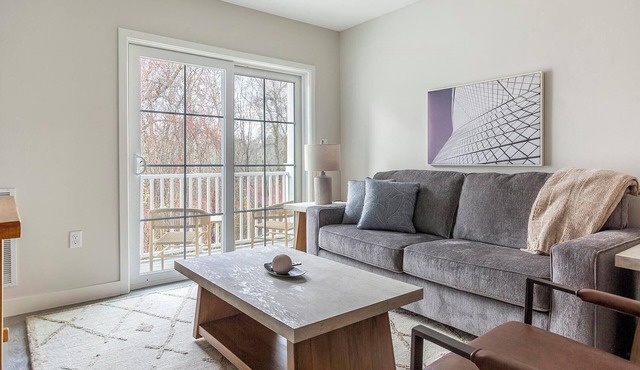 Landing | Beautiful 2BD, Yoga Studio, Game Room