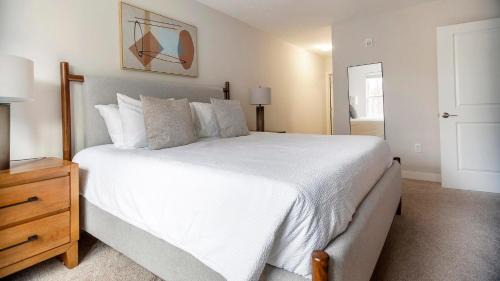 Landing Beautiful 2BD Yoga Studio Gym
