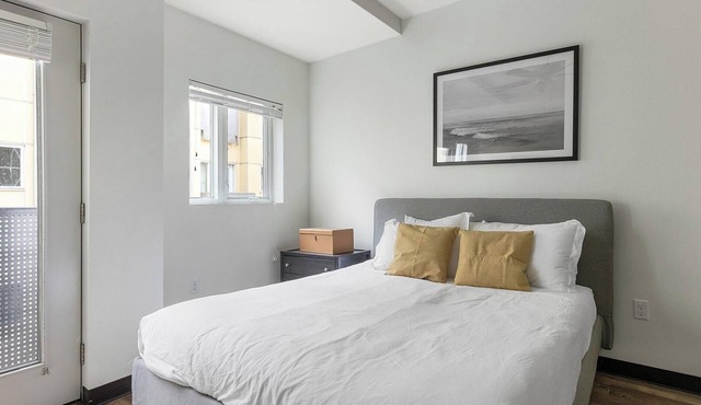 Landing | Beautiful Studio, Gym, Courtyard