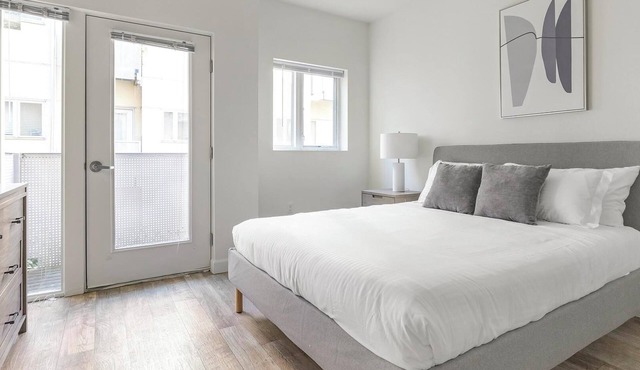 Landing | Beautiful Studio, Gym, Courtyard