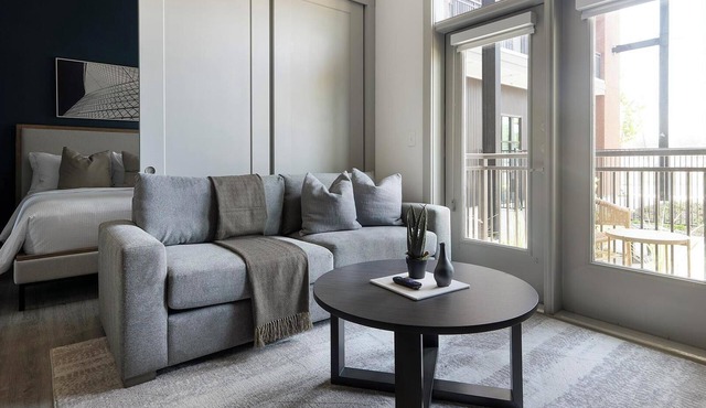 Landing | Beautiful Studio, Courtyard