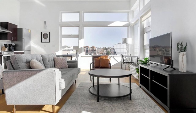 Landing | Beautiful Studio, Clubhouse