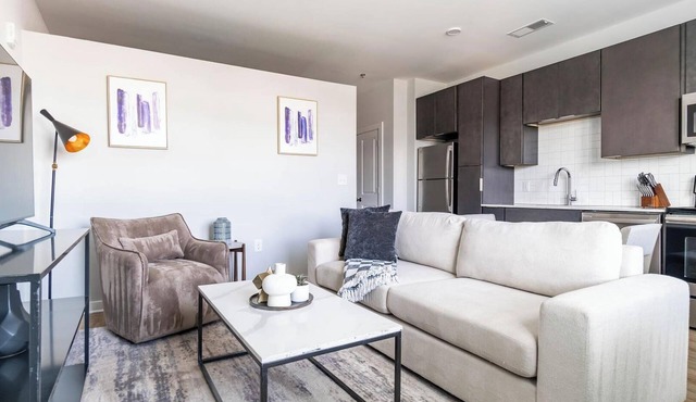 Landing | Beautiful Studio, Yoga Studio, Courtyard
