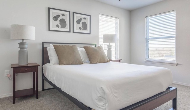 Landing | Beautiful 1BD, Game Room, Gym