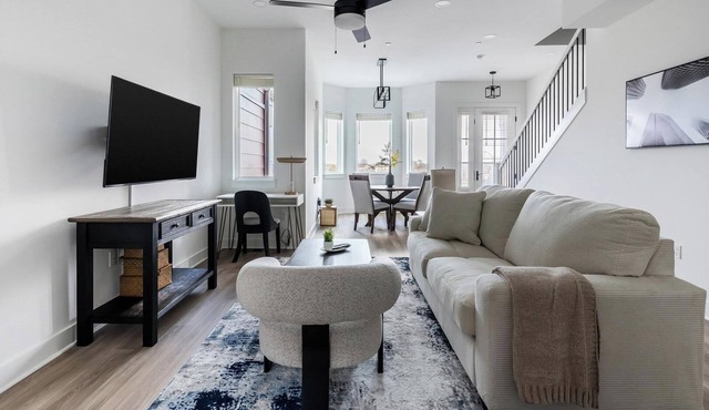 Landing | Beautiful 2BD in Lee's Summit