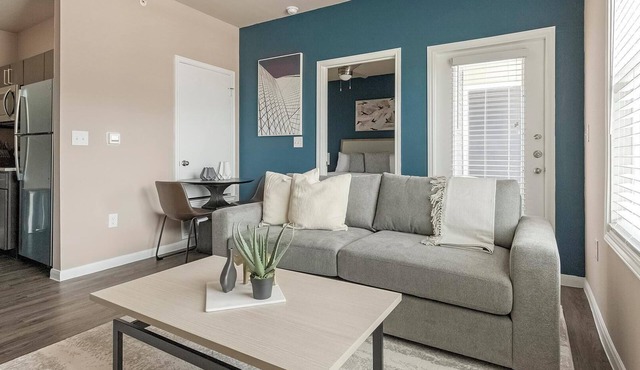 Landing | Beautiful 1BD, Pool, Gym