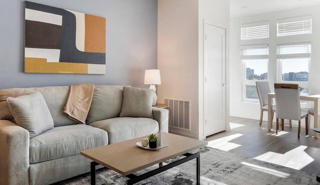 Landing | Chic 1BD, Gym, Pool