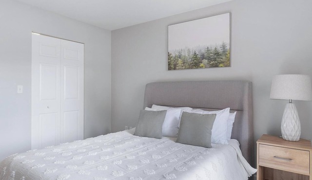 Landing | Chic 1BD, Clubhouse, Tennis Court