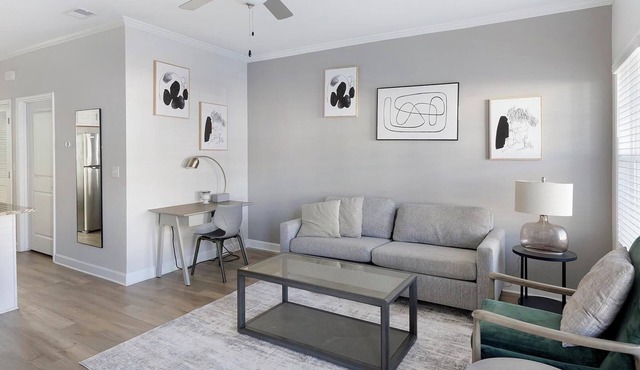 Landing | Chic 1BD, Clubhouse, Pool