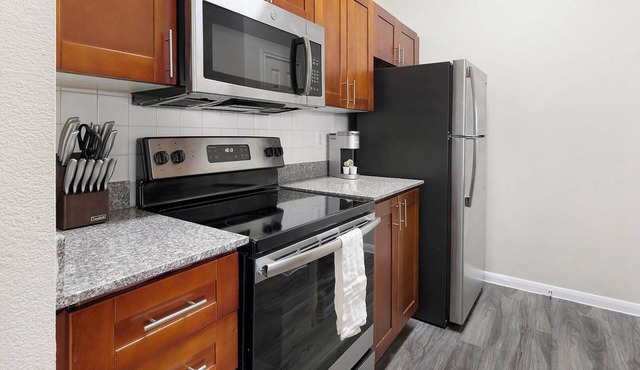 Landing | Chic 1BD, Clubhouse, Gym
