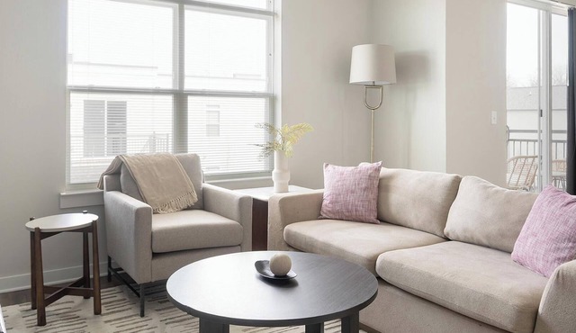 Landing | Chic 1BD, Clubhouse, Gym