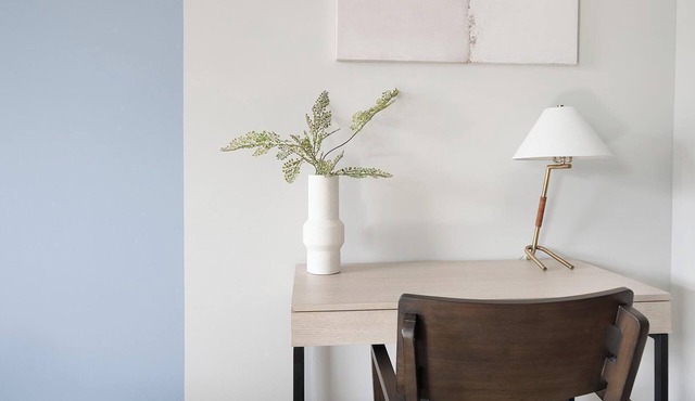 Landing | Chic 1BD, Clubhouse, Pool