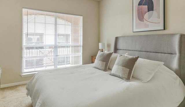 Landing | Chic 1BD, Clubhouse, Pool