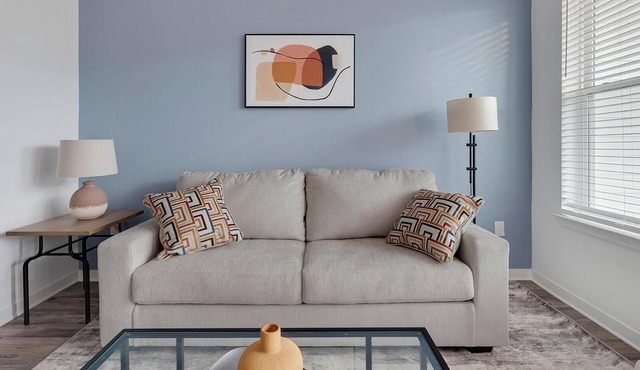 Landing | Chic 1BD, Clubhouse