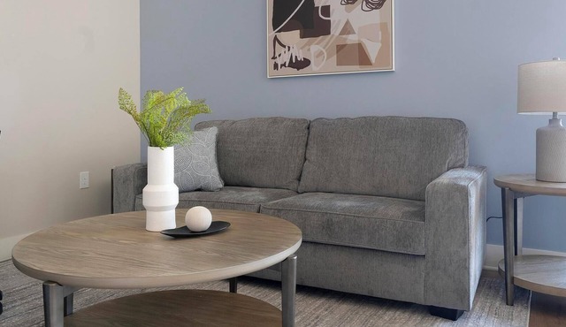 Landing | Chic 1BD, Clubhouse, Pool