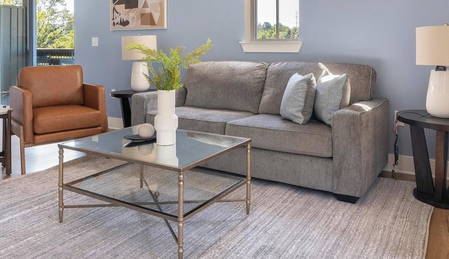 Landing | Chic 1BD, Clubhouse, Gym